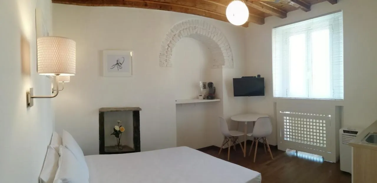 Economy Class Milan Apartment